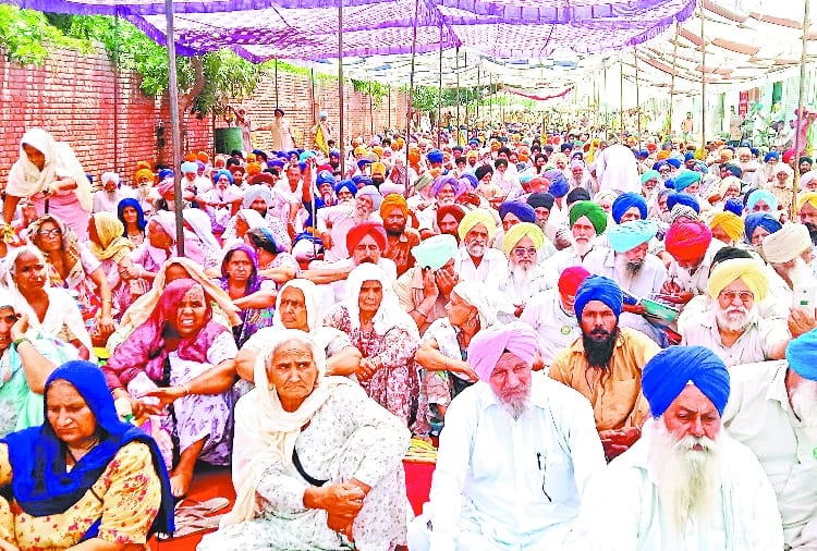 Farmers protest in Punjab's Sangrur and Gurdaspur