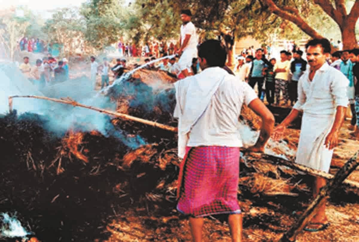 Gas cylinder cracked, blurred landlord