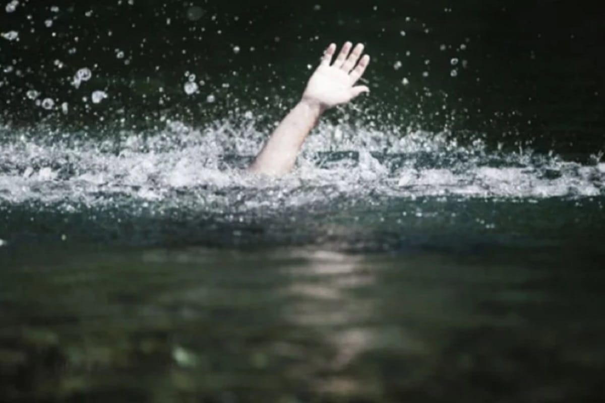 A teenager died after drowning in Ganga in Bijnor