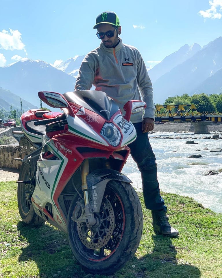 a valentino rossi fan reached khardungla top in ladakh with mv agusta superbike