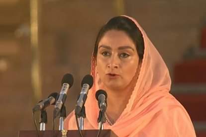 केंद्रीय मंत्री हरसिमरत कौर बादल (फाइल फोटो)