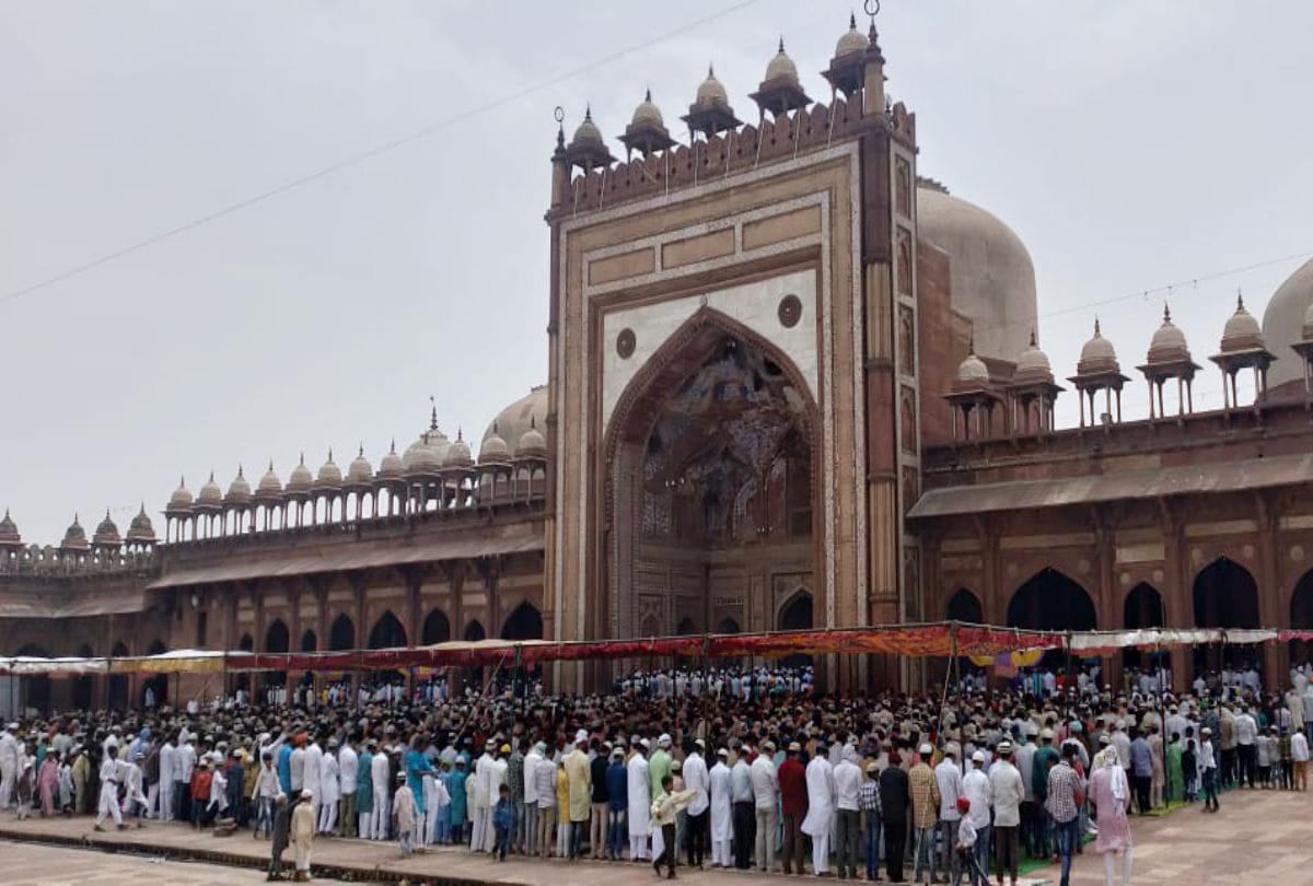 alvida juma namaz in mosques of agra