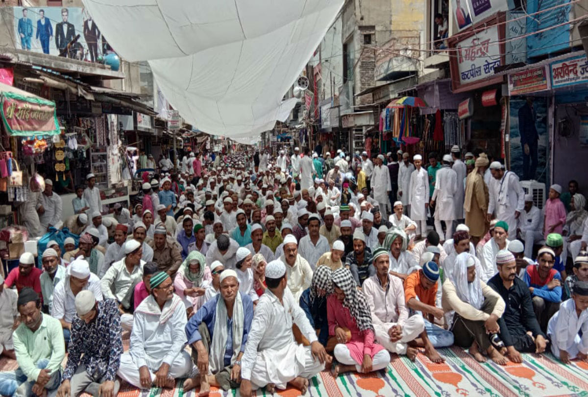 alvida juma namaz in mosques of agra