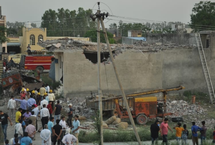 Explosion in cracker godown in Kurukshetra, Four people injured