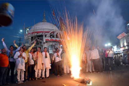 सांसद संजीव बालियान के शपथ लेते ही मुजफ्फरनगर में जश्न