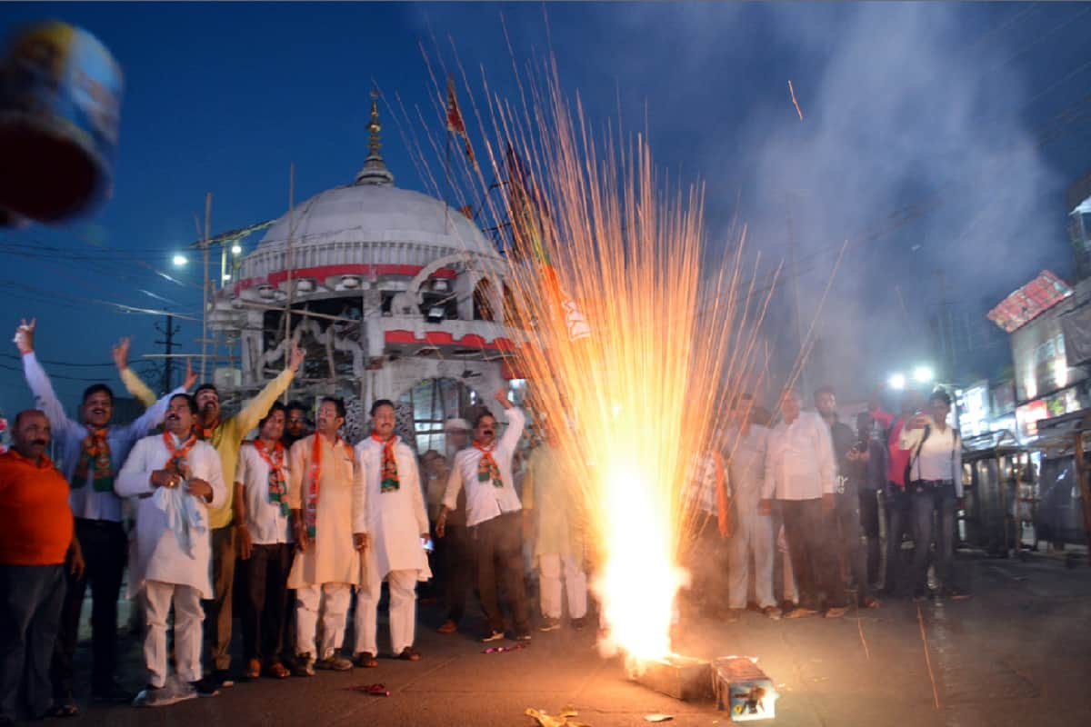 Sanjeev Baliyan becomes Union Minister of State in Modi government and celebrate in Muzaffarnagar