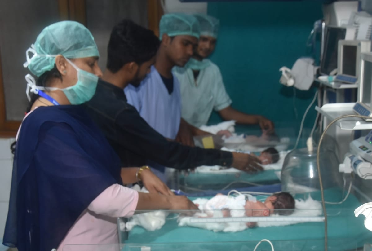 A women delivered four children in lucknow.