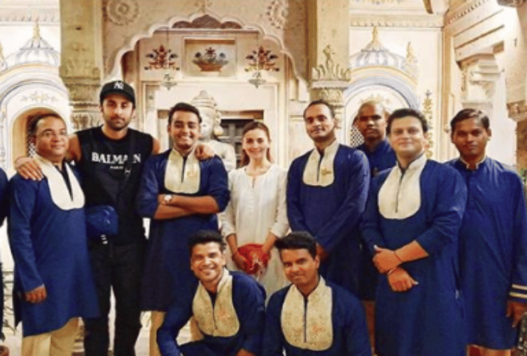 ranbir kapoor and alia bhatt pictures from varanasi post shoot