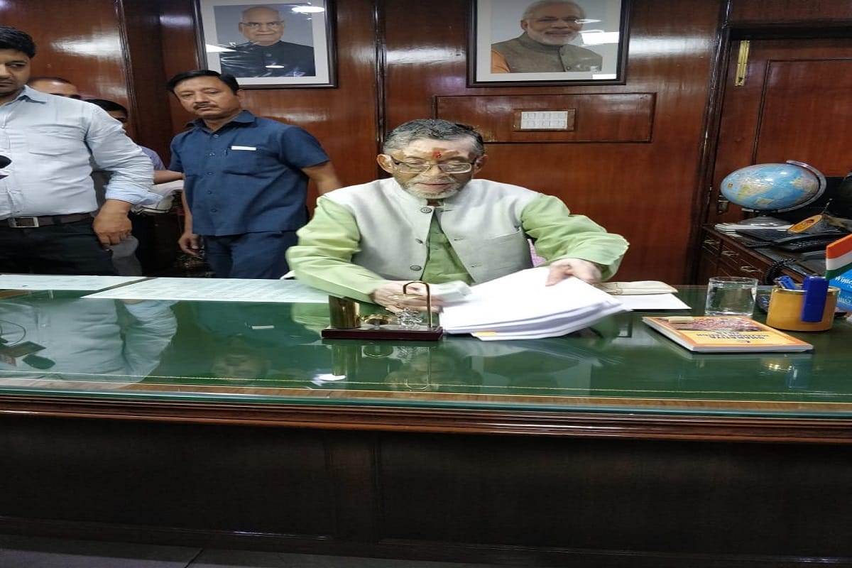 Central government admitted, unemployment rate increased in two years after demonetization