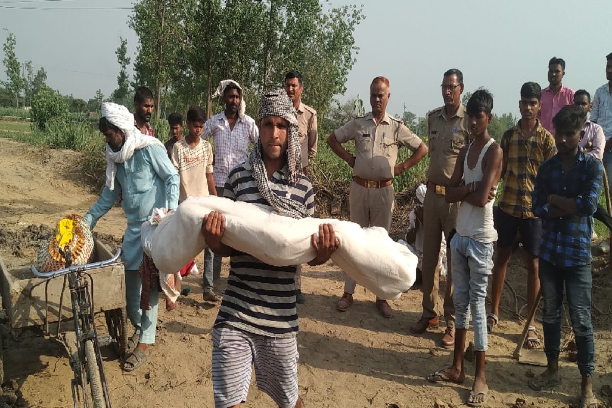 The funeral took place in the atmosphere of mother and two children in Shamli