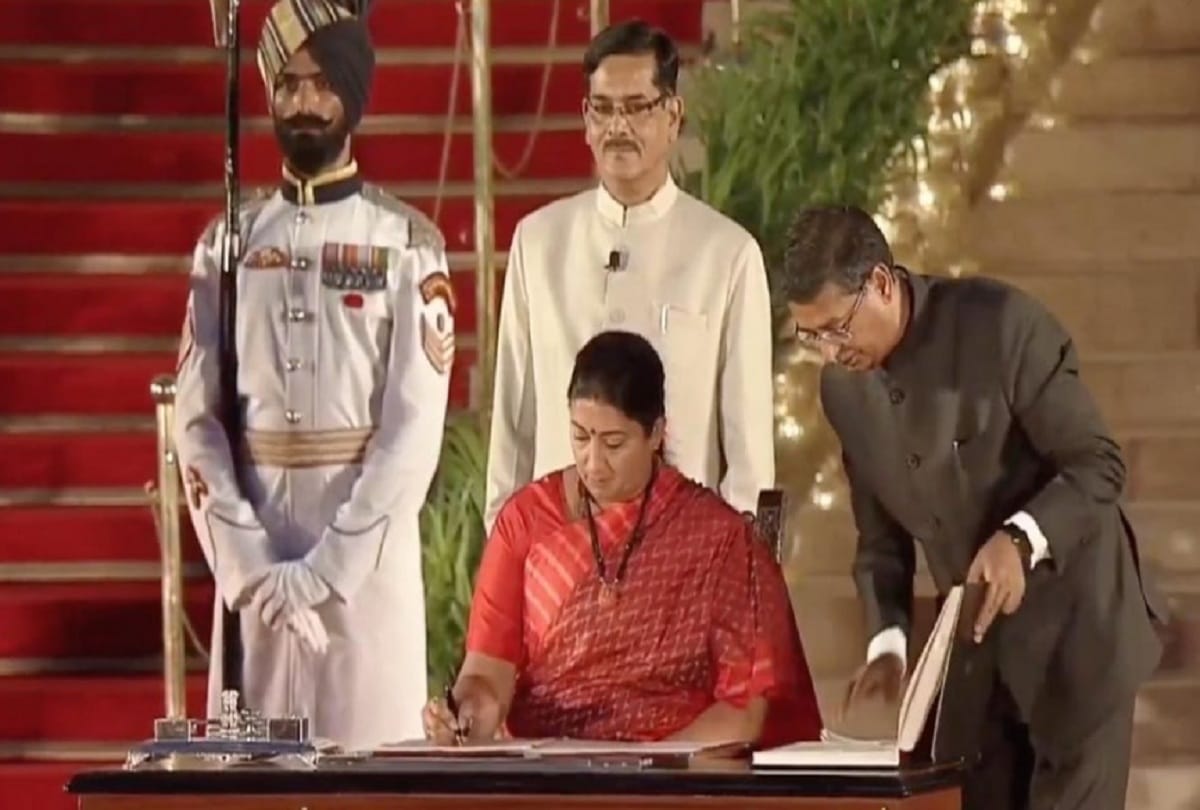 Smriti Irani Babul Supriyo take charge in PM Modi Cabinet 2019
