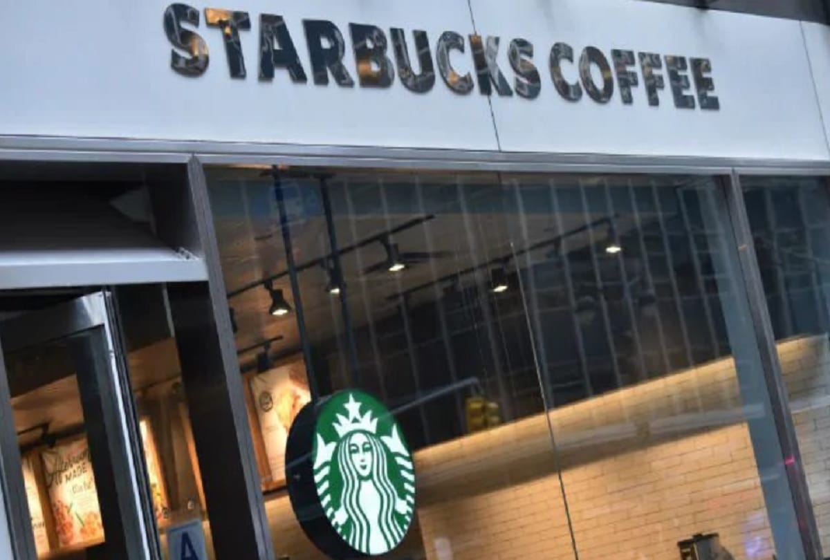 Starbucks opens first silent cafe in china where half of the staff are hearing impaired