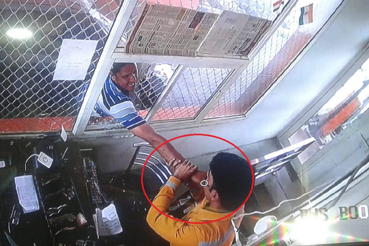 The attackers attacked rohana toll plaza in Muzaffarnagar and beaten an employee