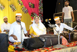 people commes in baba urs programme