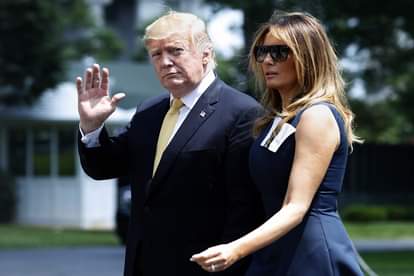 डोनाल्ड ट्रंप पत्नी मेलानिया ट्रंप के साथ