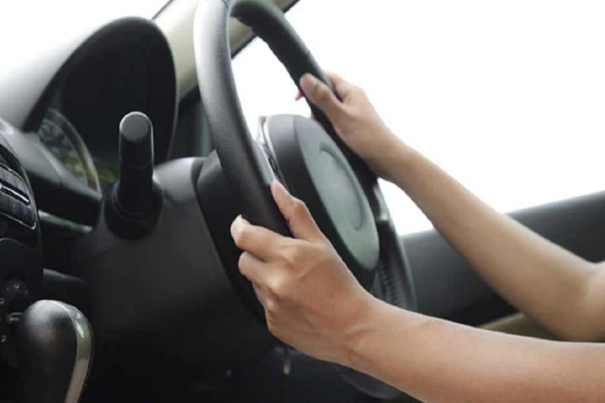 Car Driver licence applicants using auto rickshaws instead of cars for driving tests on automated tracks