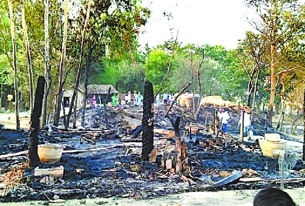 Many houses burned out when a fire broke out in Bahraich.