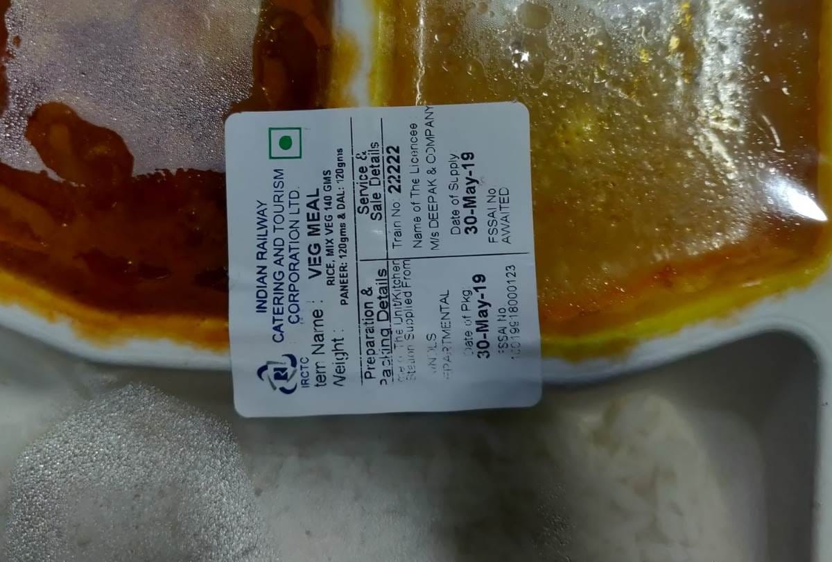 Poor Quality food caught to serve passengers during raid in awadh Express