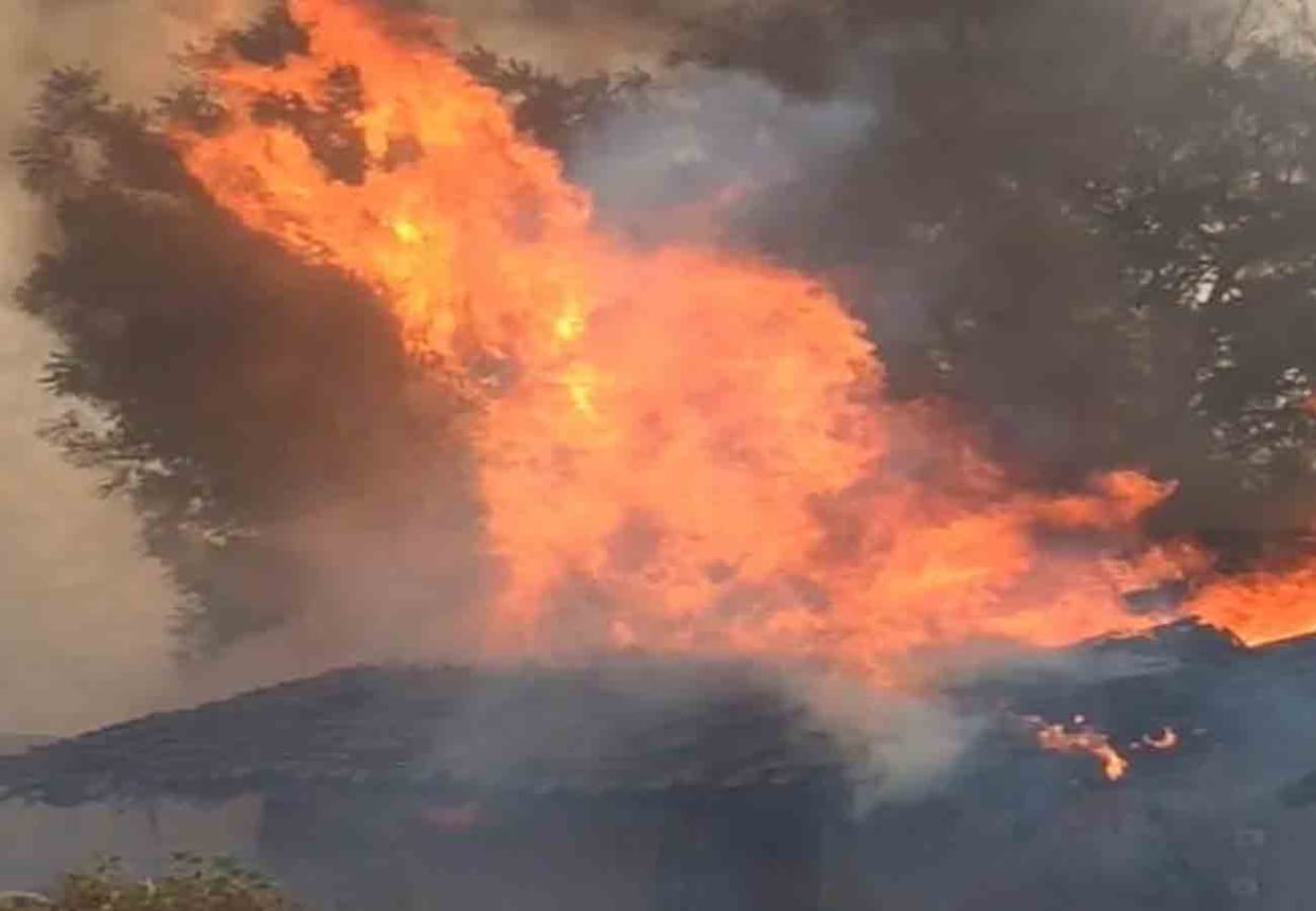 houses caught fire in chitrakoot district