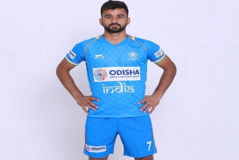 Indian Hockey Team Captain Manpreet singh married with malaysian girlfriend illi sadiqque