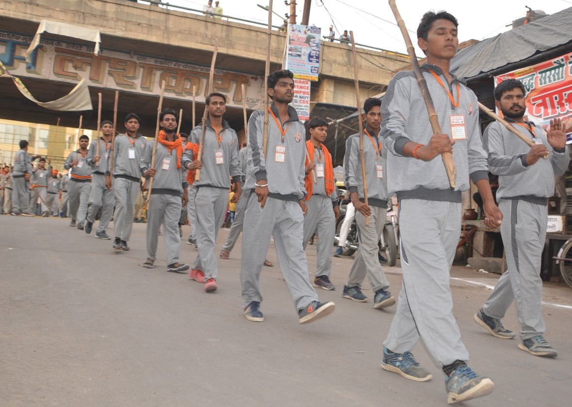 बजरंग दल ने शहर में निकाला पथ संचलन