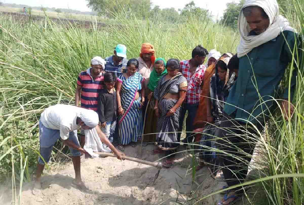 Astrologer told dead body location then villages surrounded the police