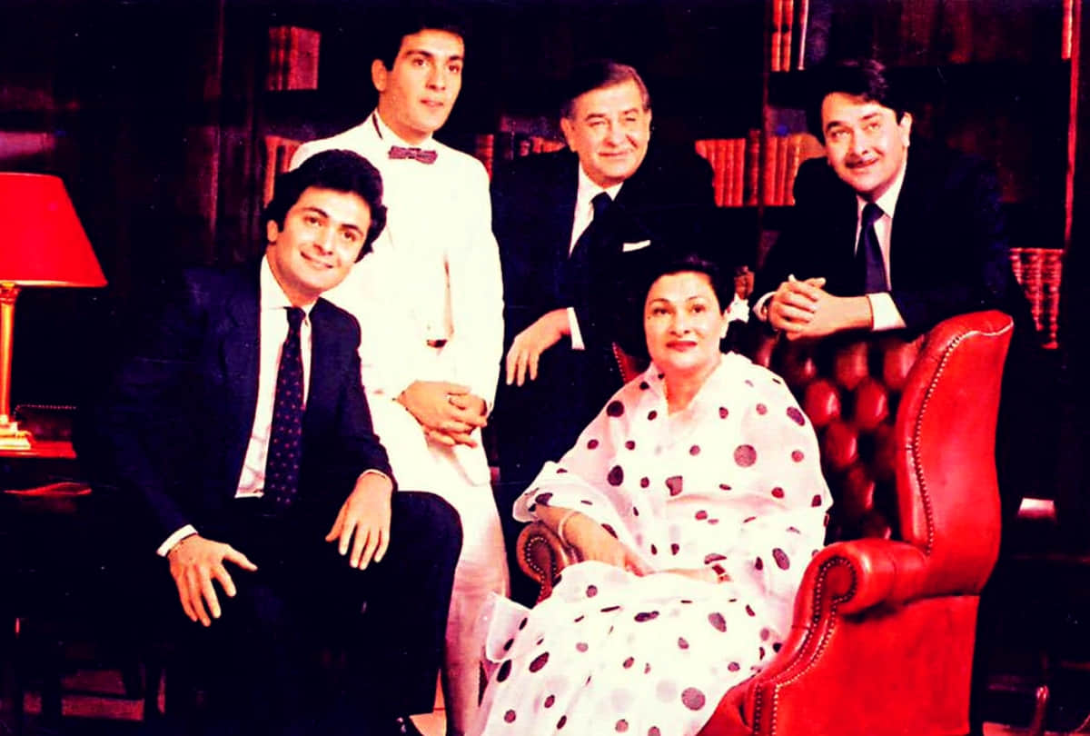 Raj kapoor death anniversary and his fight with son Rajiv Kapoor