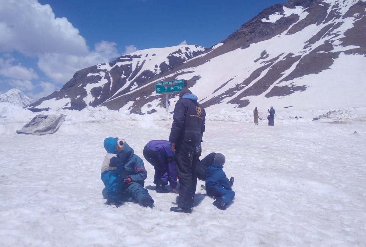 Rohtang Pass opened for tourists from today kullu manali himachal pradesh