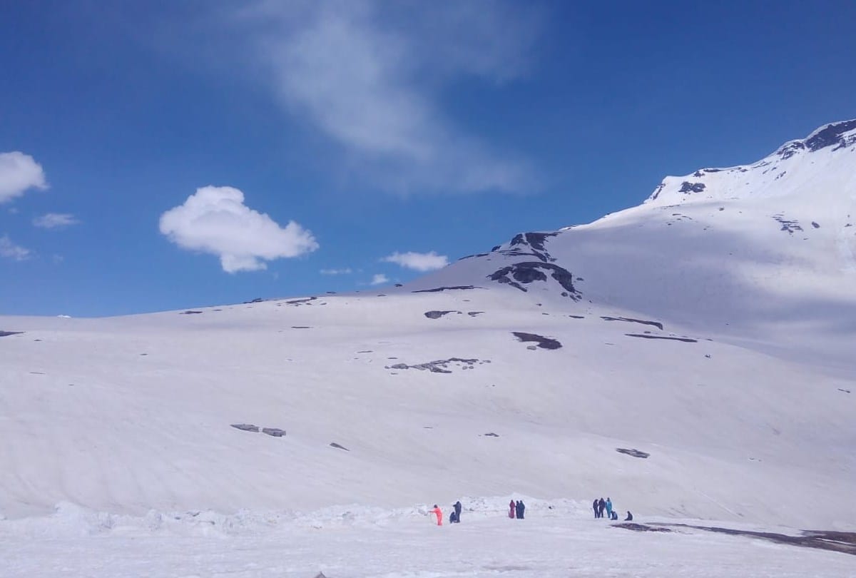 Rohtang Pass opened for tourists from today kullu manali himachal pradesh