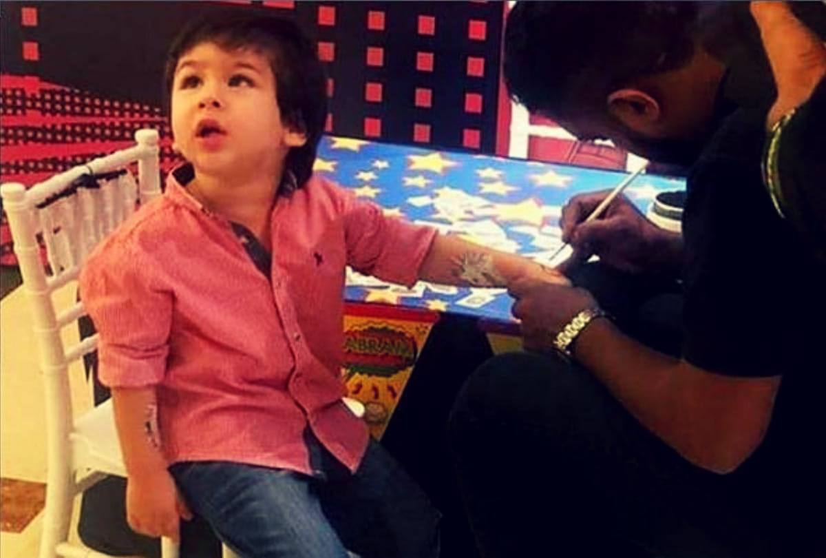 Kareena and Nani Babita reaction Taimur Ali Khan says Aye Bhai Log To paparazzi in Tapori Language