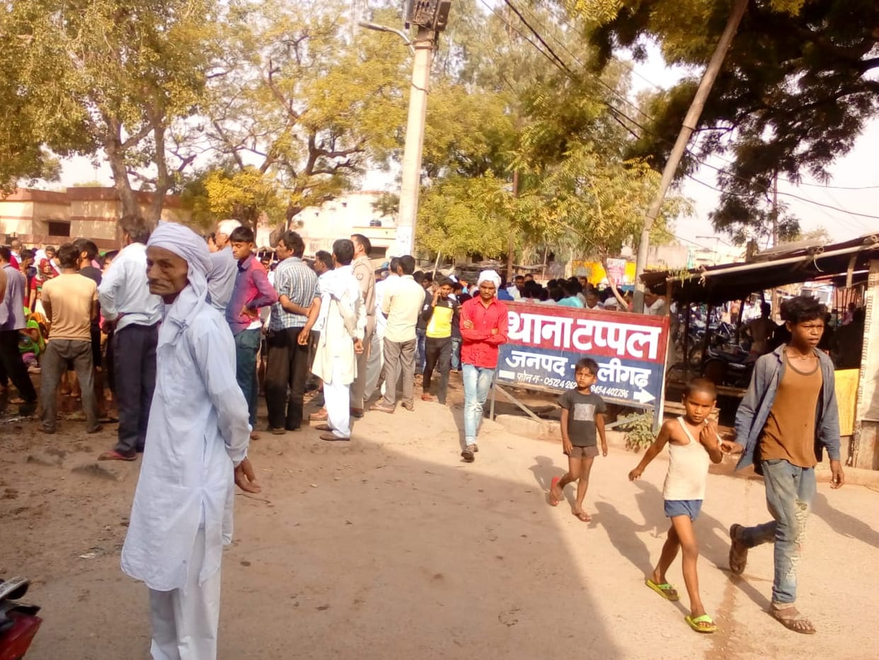 people angry after dead body of kid found road jam