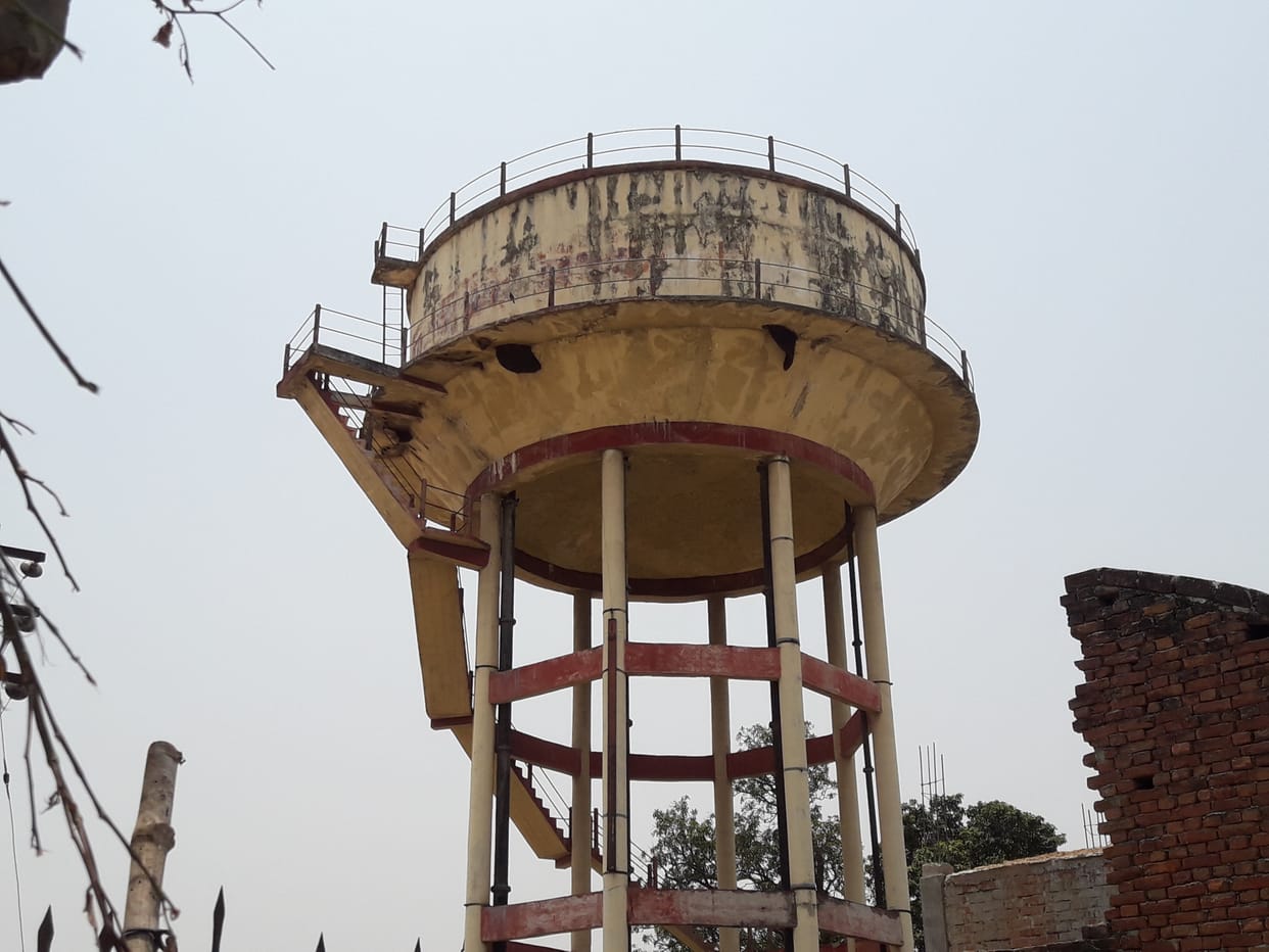157 overhead tanks have accumulated heavy dirt in Meerut, no cleaning for a year, increased risk of diseases
