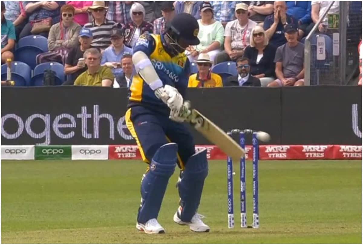 World Cup 2019: NLvsSL ball hits Dimuth Karunaratnes stump but bails did not dislodge