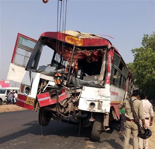 Roadways Bus intruped In A Standing Truck, A dozen injured