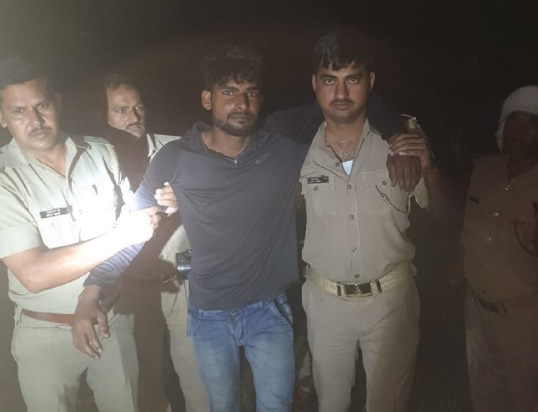 Dabo robber, fellow absconding in encounter