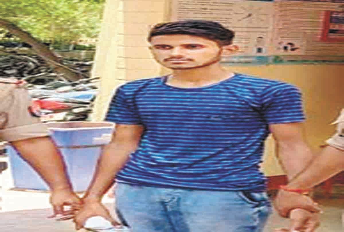 Pratapgarh: Arrested by flirting and arresting student for life