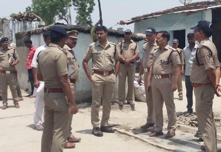 Beheaded by the two sides, villagers assassinate villagers