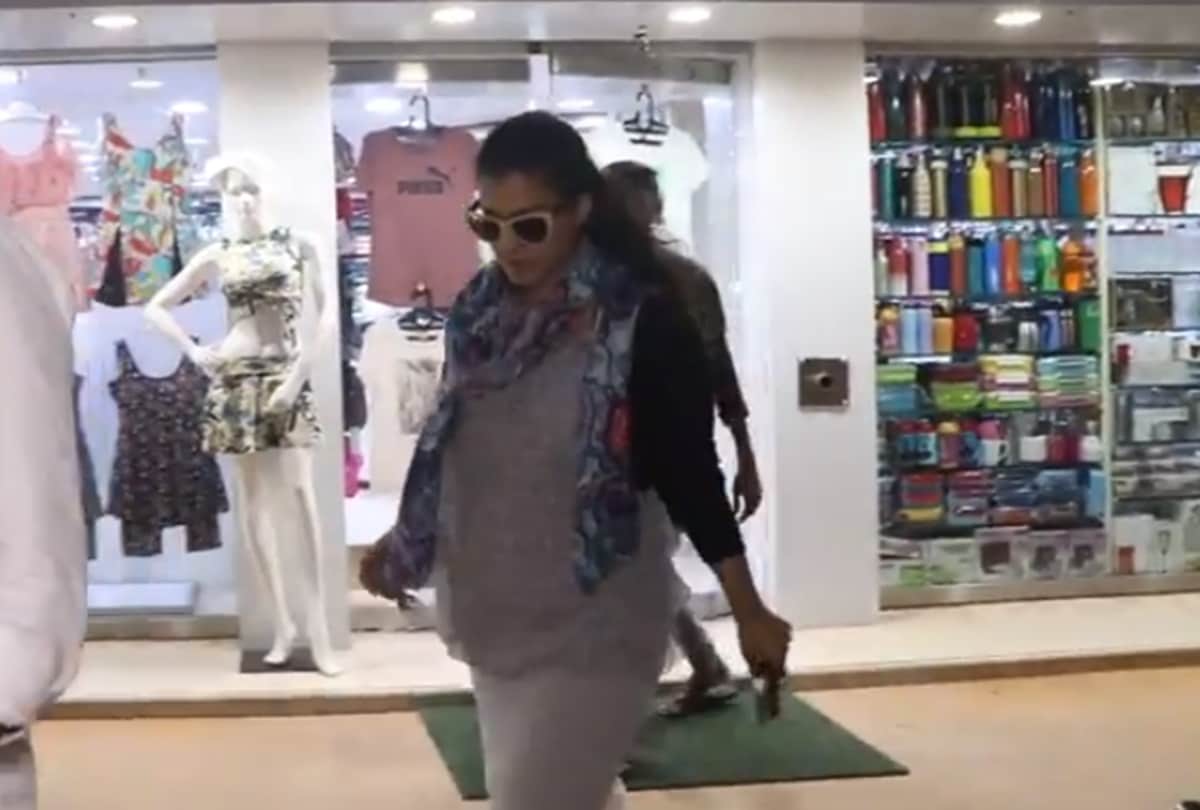 Kajol spotted in a shop during shopping after veeru devgan death