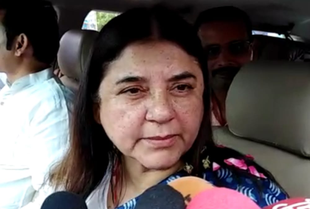 LPG cylinder price should go down says Menka Gandhi.