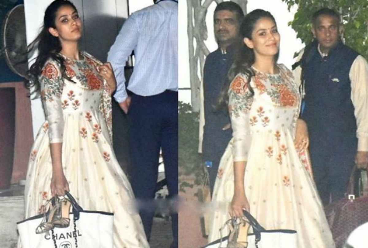 shahid kapoor wife mira rajput troll for carrying sandals after pm narendra modi oath ceremony