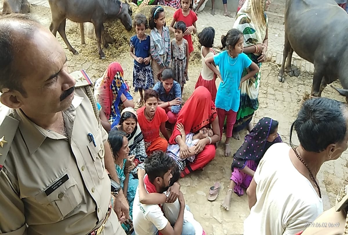 young man caught in abusive condition with his girlfriend in gorakhpur