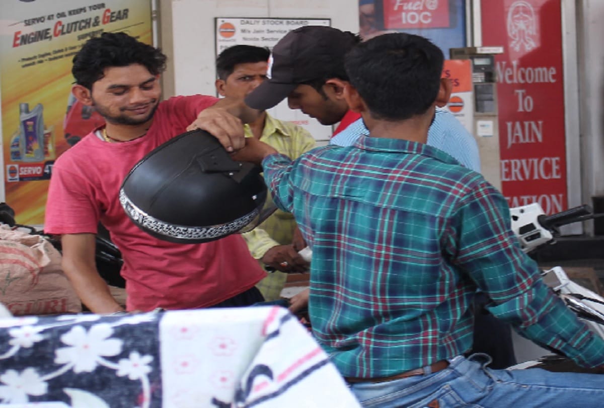 No helmet or petrol no rule apply in Gautam Buddha Nagar