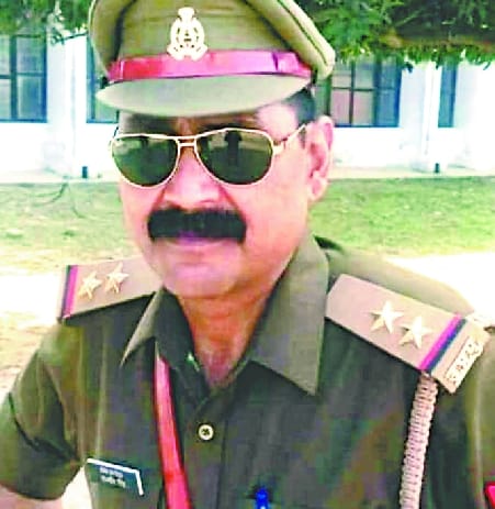 ऑडी की टक्कर से बाइक पर जा रहे दरोगा-दीवान की मौत