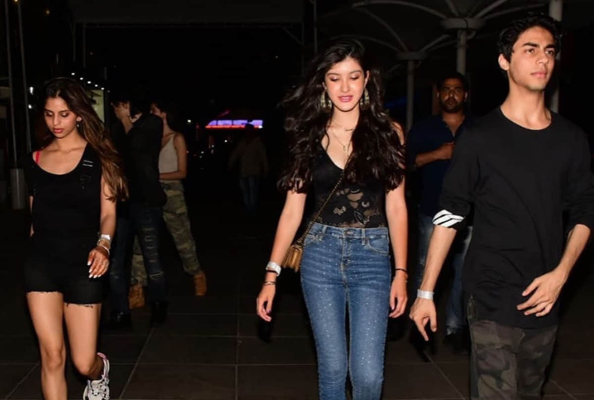 Suhana Khan Ananya Panday and Shanaya Kapoor at party with Aryan Khan