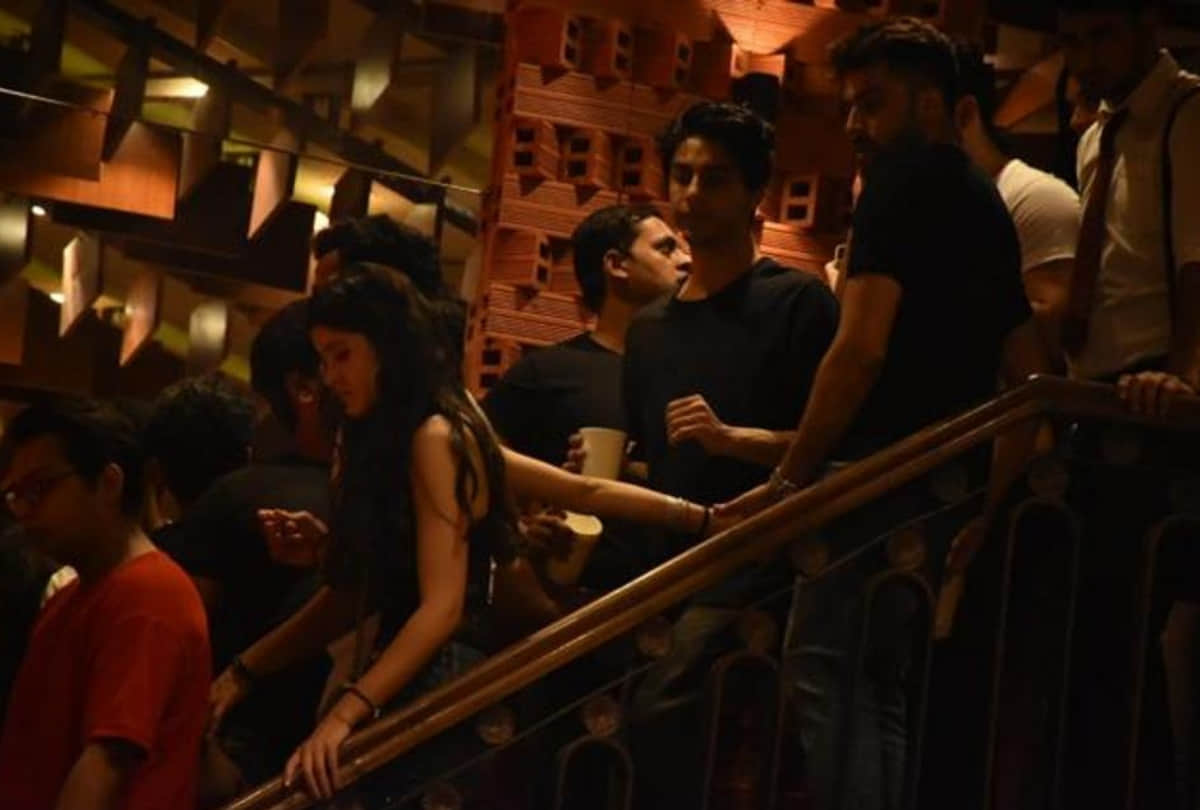 Suhana Khan Ananya Panday and Shanaya Kapoor at party with Aryan Khan