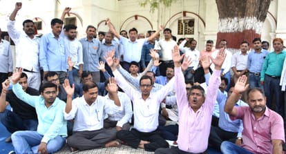 Strongly competitive students for washouts in UPPSC