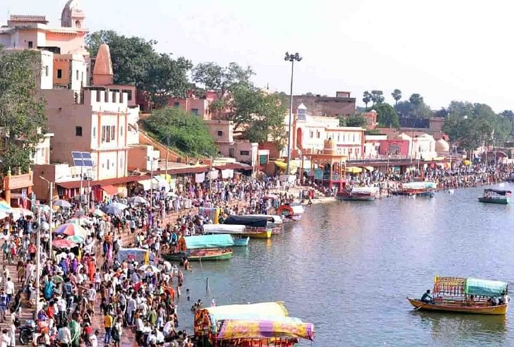 Gang rape of teenager on boat in Chitrakoot, kept robbing Asmat in turn,  fear among pilgrims