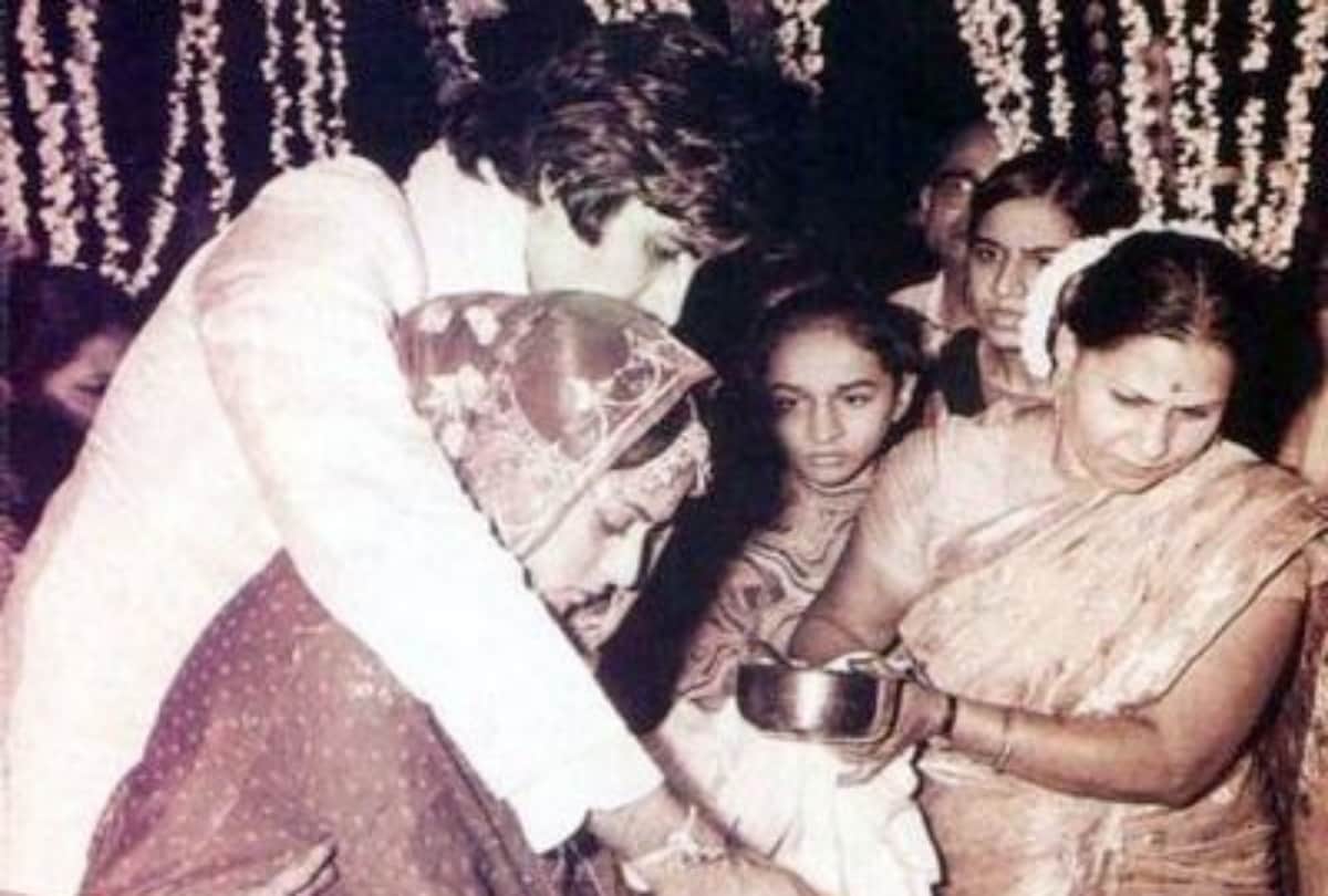 amitabh bachchan share a picture his parents and shweta bachchan