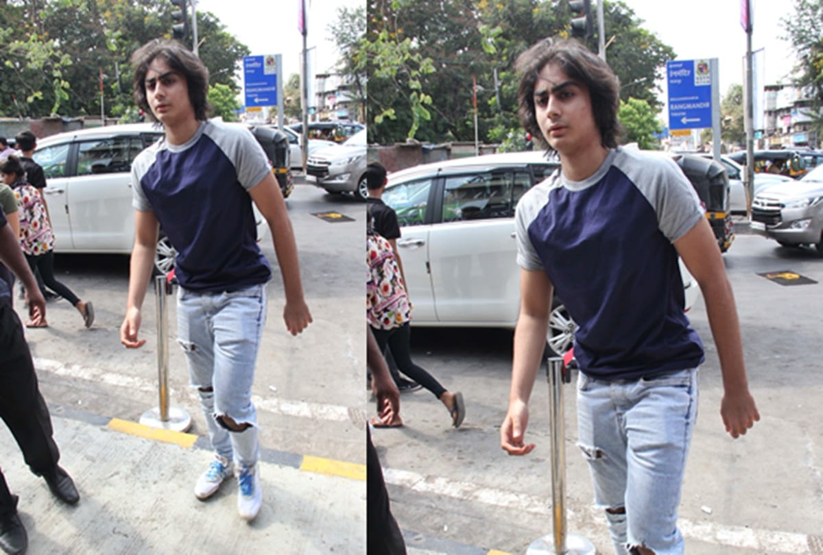 Suhana Khan ananya Pandey Dhvani Bhanushali Arhaan Khan Ishaan khattar parineeti Chopra Spotted