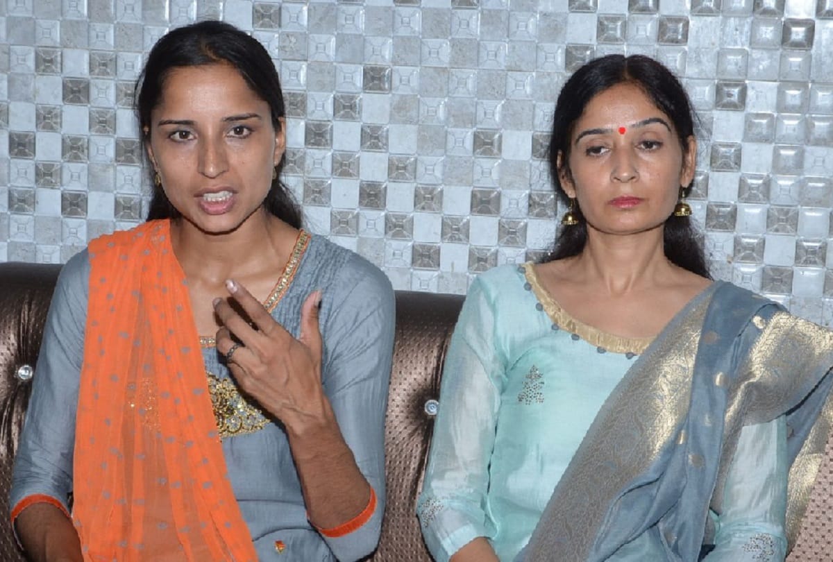 After winning Oscar awards these sisters helpless to get a job